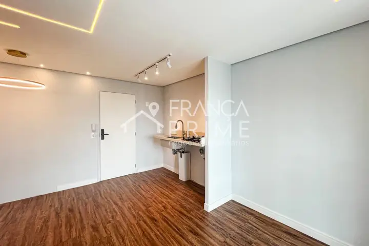 Foto 3 de Apartamento com 2 dormitórios à venda, 41 m² em Lapa