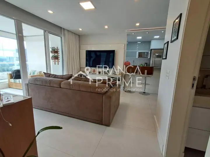 Foto 2 de Apartamento com 2 dormitórios à venda, 69 m² em Vila Anastácio