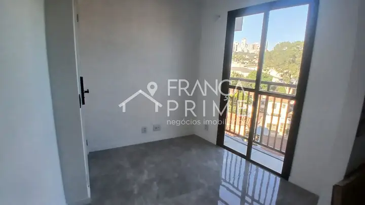 Apartamento com 2 dormitórios para alugar, 36 m² em Lapa — foto 1