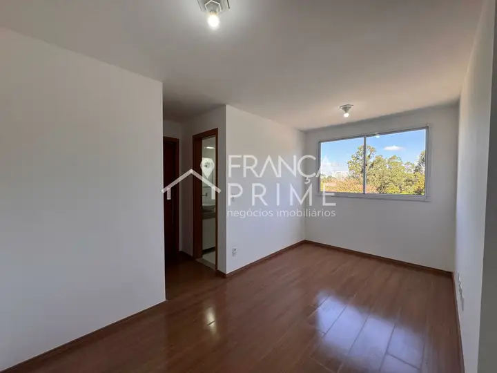 Apartamento com 2 dormitórios para alugar, 44 m² em Jardim Íris — foto 1