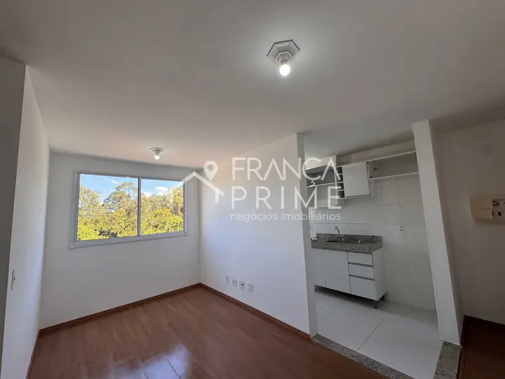Foto 2 de Apartamento com 2 dormitórios para alugar, 44 m² em Jardim Íris