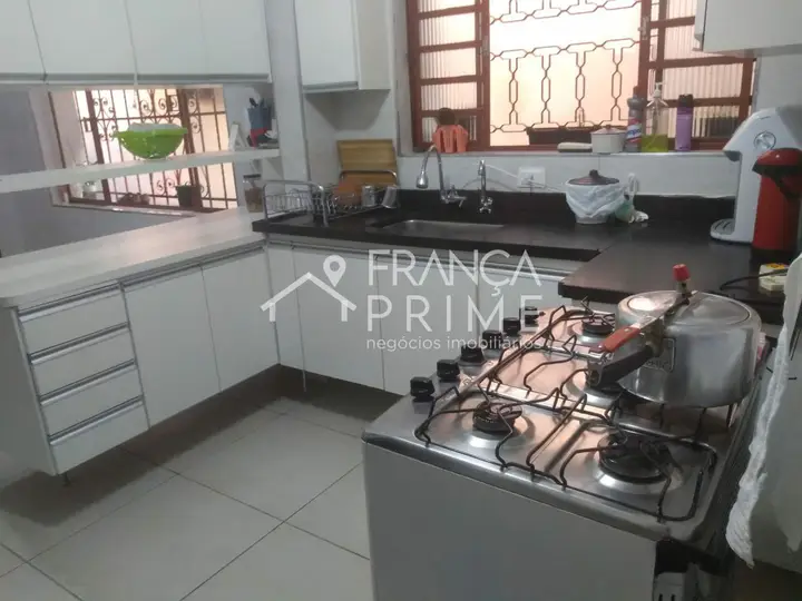 Foto 3 de Sobrado com 3 dormitórios à venda, 187 m² em Vila Anastácio