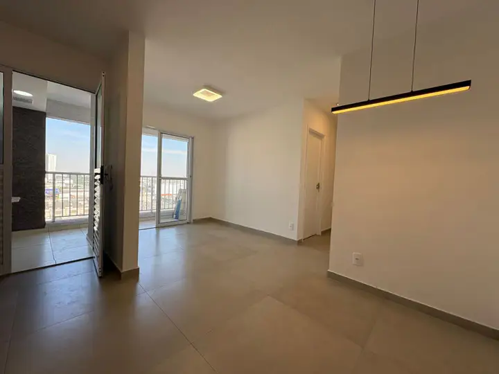 Foto 2 de Apartamento com 2 dormitórios para alugar, 47 m² em Vila das Bandeiras