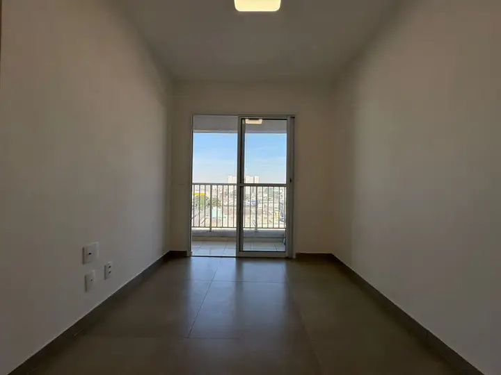 Foto 3 de Apartamento com 2 dormitórios para alugar, 47 m² em Vila das Bandeiras
