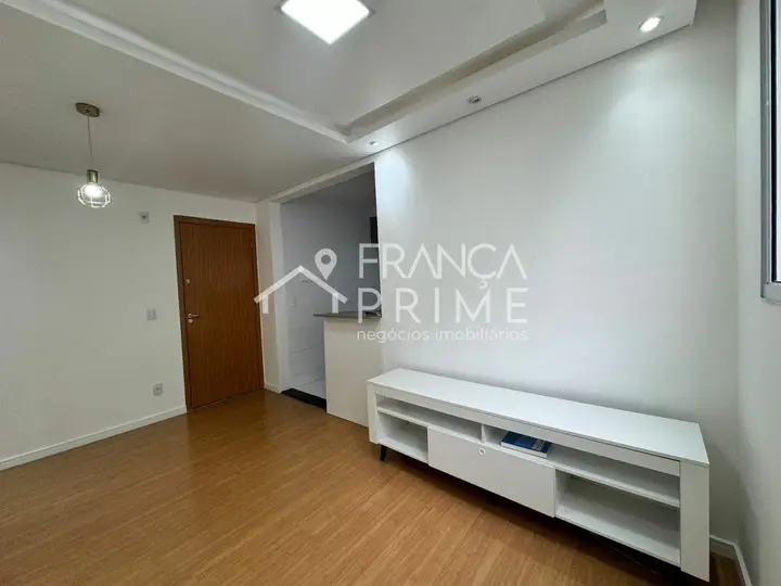 Apartamento com 2 dormitórios à venda ou para alugar, 56 m² em Vila Anastácio — foto 1