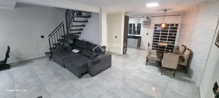 Foto 2 de Sobrado com 3 dormitórios à venda, 183 m² em Piqueri