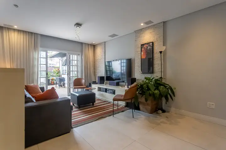 Foto 2 de Sobrado com 3 dormitórios à venda, 219 m² em Vila Império