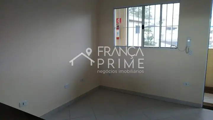 Foto 2 de Apartamento com 2 dormitórios para alugar, 40 m² em Vila Pereira Cerca